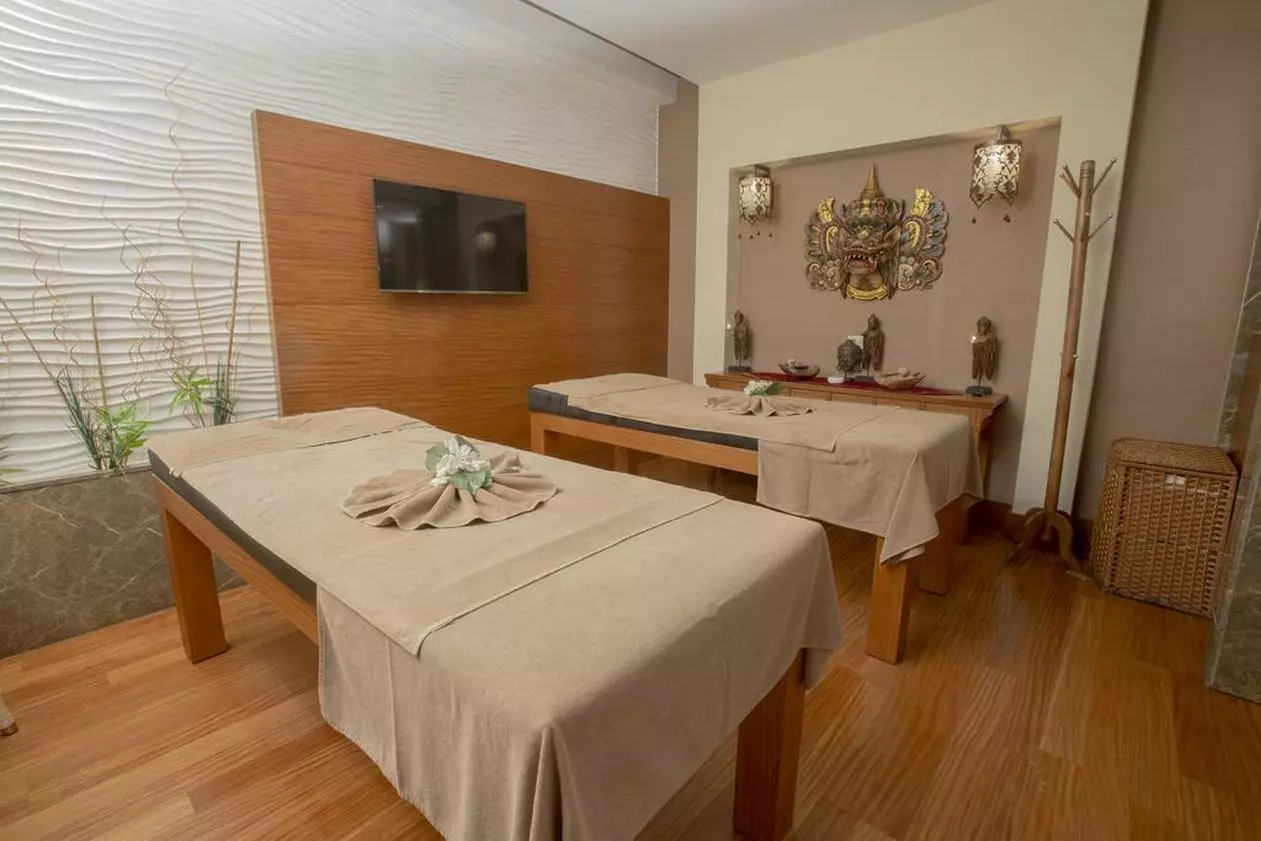 FAMERESIDENCE_SHABAVIZ (2).jpg